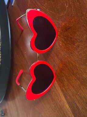 Heart-Shaped Sunglasses - Red